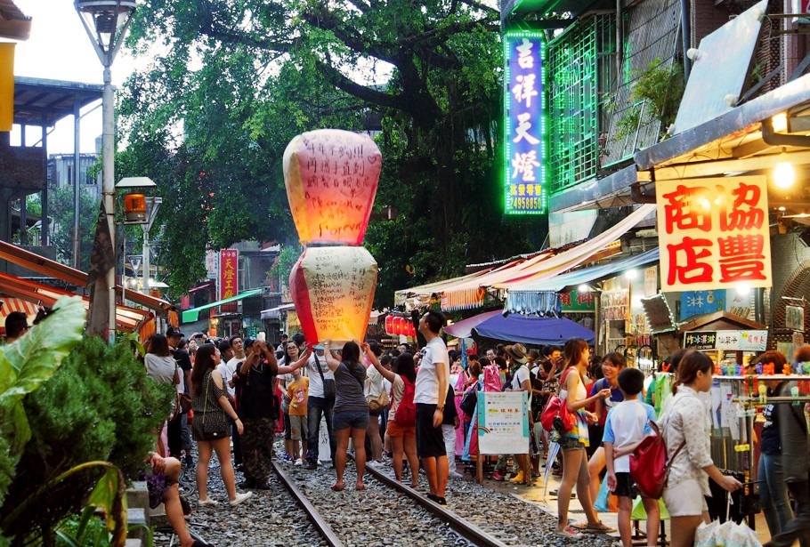 Tour du lich Đài Loan Thả đèn lồng