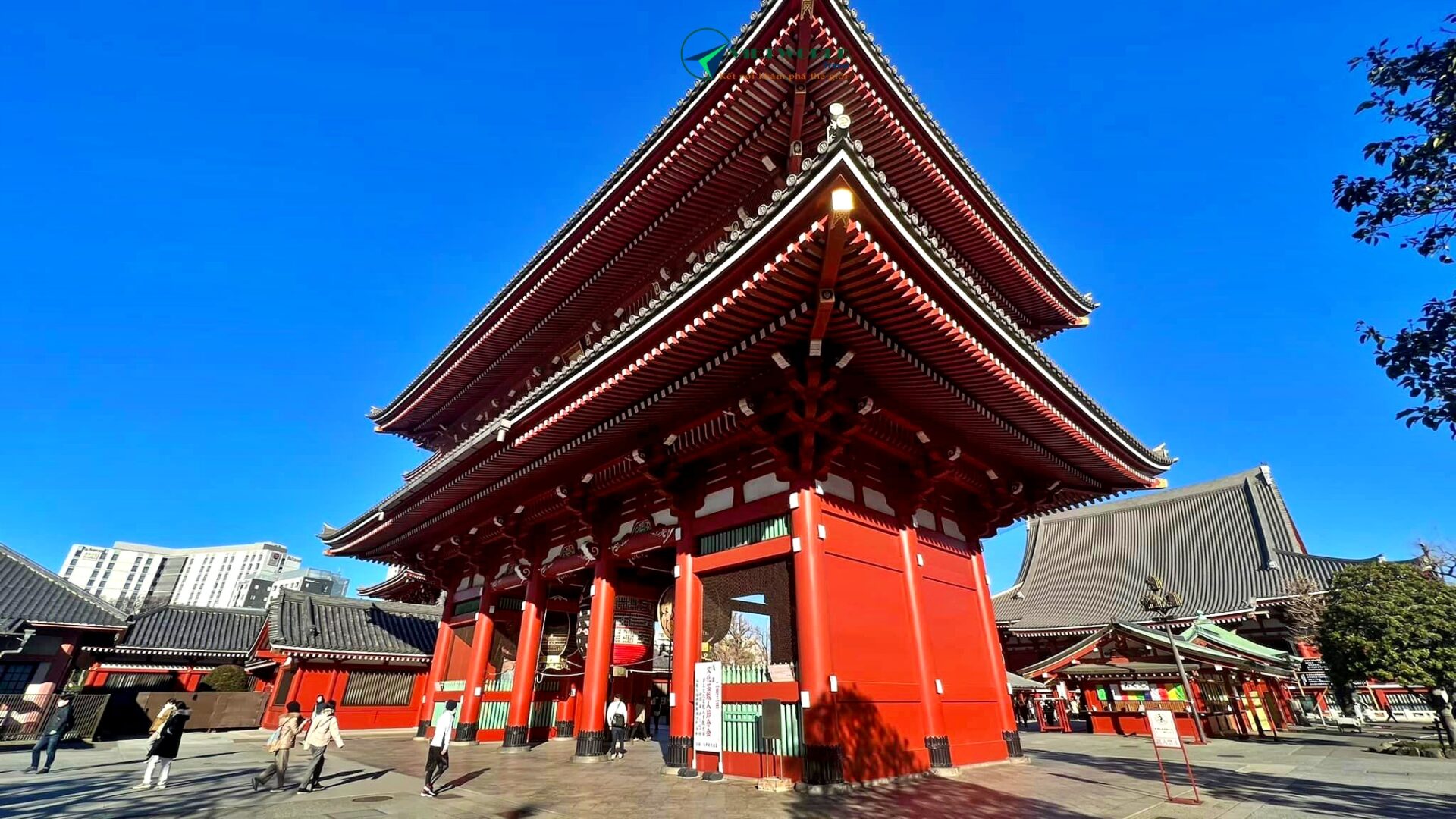 Du lịch Nhật Bản thăm chùa Asakusa