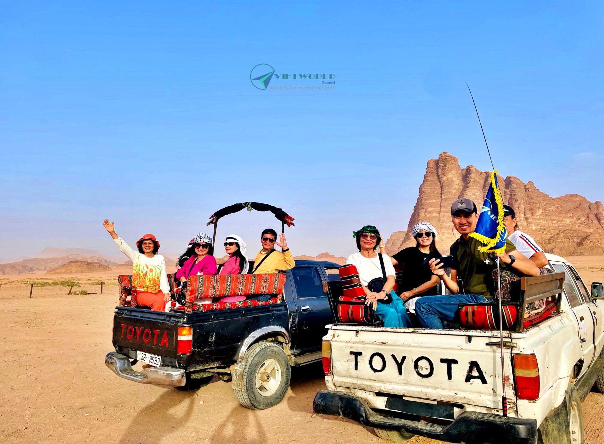Jeep tour tại sa mạc wadirum Jordan