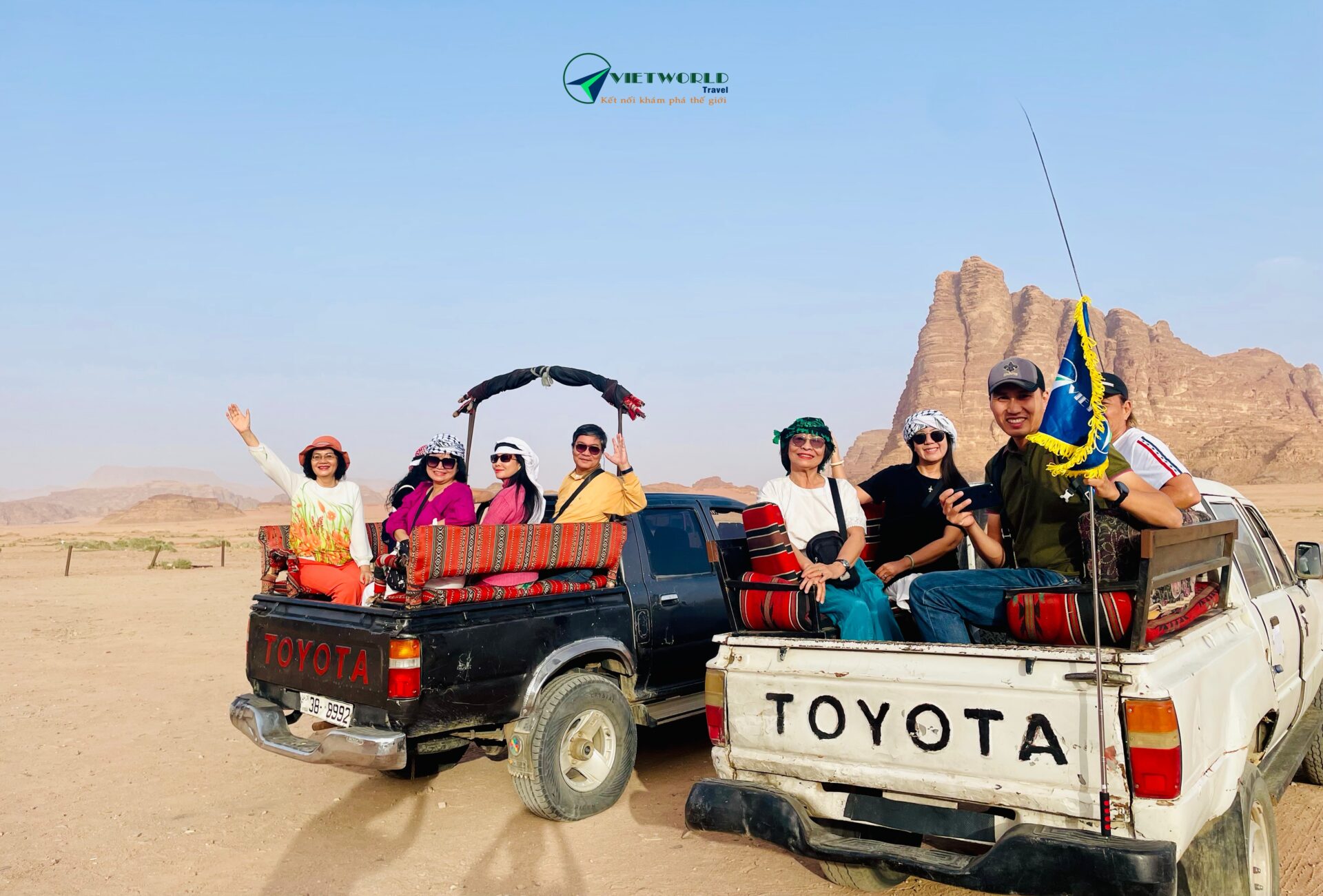 Jeep tour trên Sa mạc Wadirum 